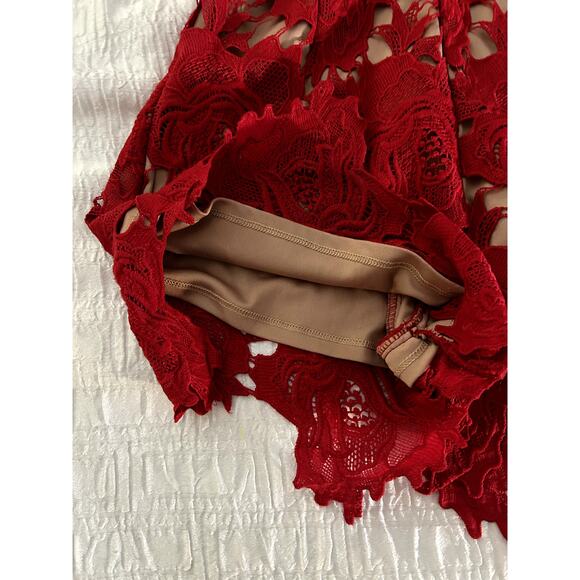 ASTR The Label Short Sleeve Lace Jumper in Red Lipstick Small - Picture 8 of 9